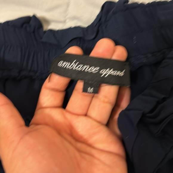 Medium size ambience high waisted short - Picture 2 of 4